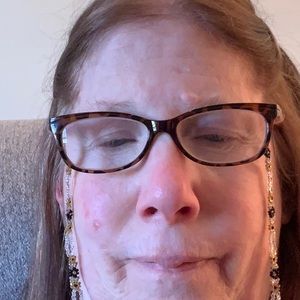 Meet your Posher, Lois